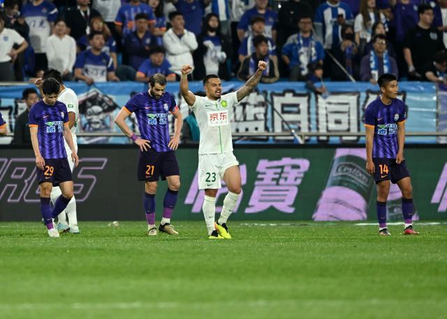 开云APP-郁闷津门虎三连败“蒙头向前” 52次传中无果的哀叹