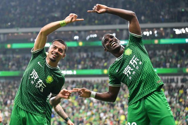 kaiyun.com-依靠一波四连胜稳定前进 国安已吹响争冠的号角？